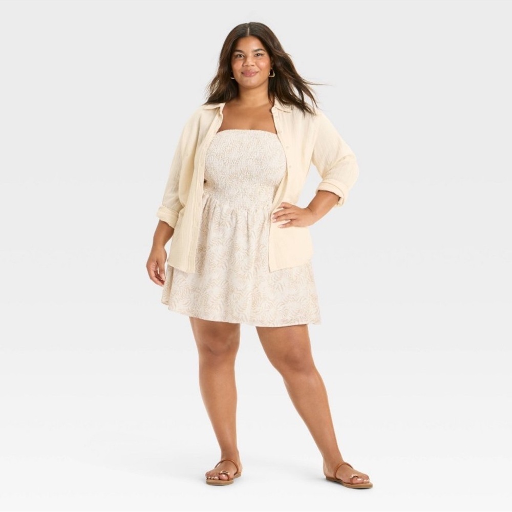 New Universal Thread strapless Smocked Crinkle Ga… - image 3